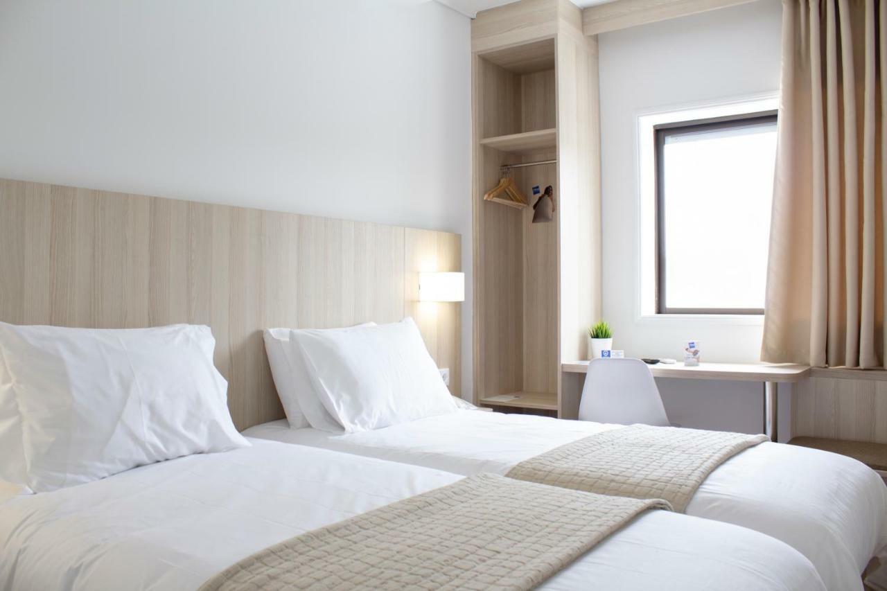 Up Hmb Hotels Fermentelos Ngoại thất bức ảnh