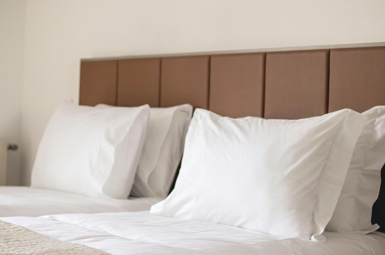 Up Hmb Hotels Fermentelos Ngoại thất bức ảnh